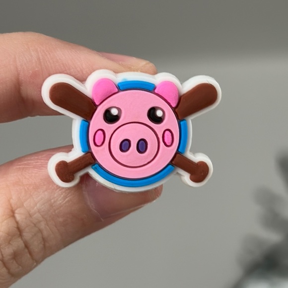 5/$10 - 10/$15 Roblox croc charm jibbitz - Picture 1 of 1